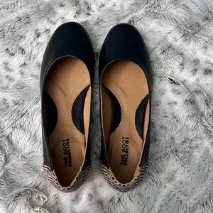 The Root Collective Gaby flat in noir leather w/ spiral fabric heel size 10 NEW